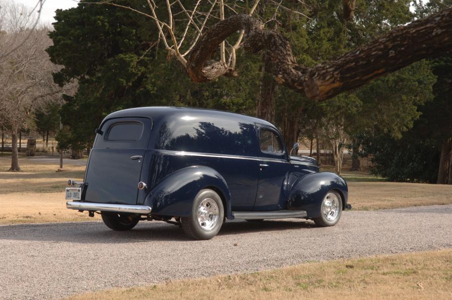  Ford DeLuxe Sedan Delivery Custom 1940 года  (фото 9 из 10)